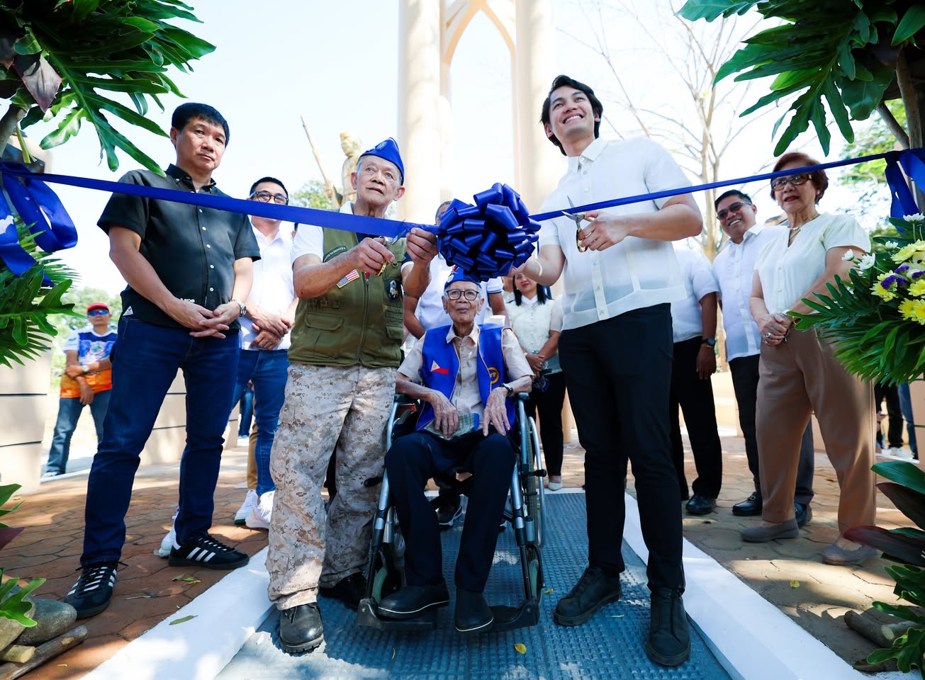Victorias LGU Inaugurates Veterans Monument