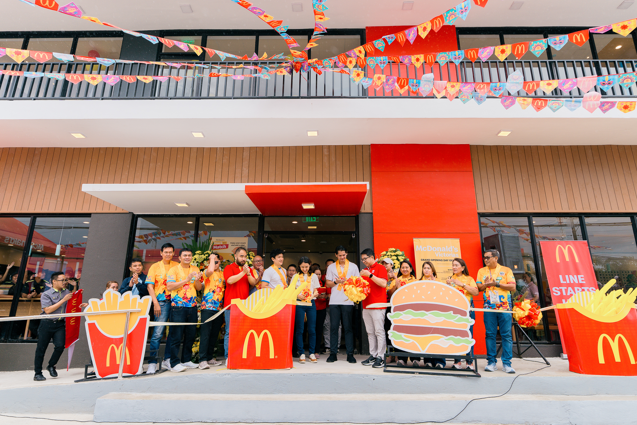 McDonald's Officialy Opens in Victorias